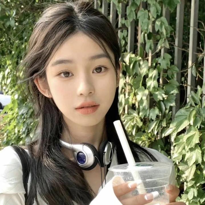 拒做垫脚石后我独美